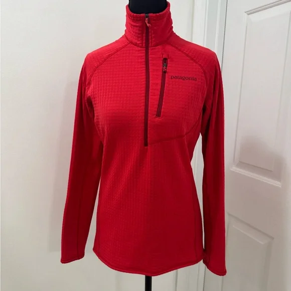Patagonia Women's Red Jacket - Picture 1 of 3